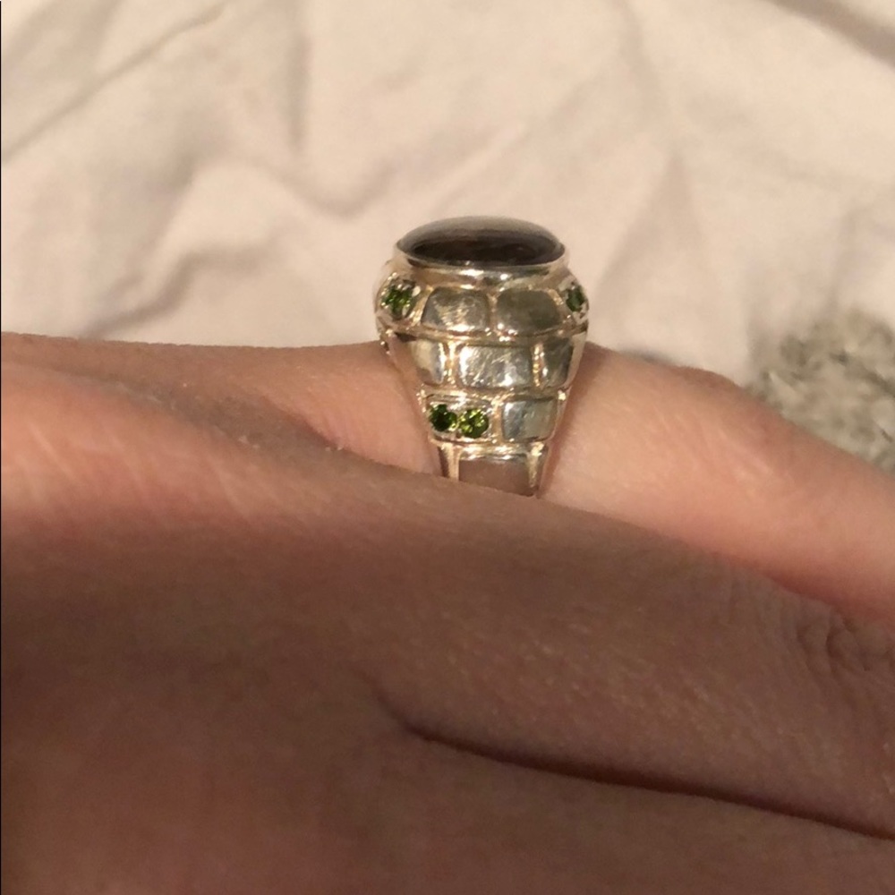 Ring - Picture 2 of 6